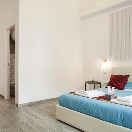 Martucci Avenue 3* Naples